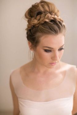 wedding-hairstyle-topknot-bun